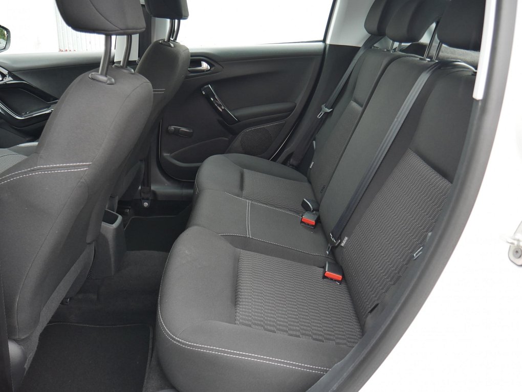 Peugeot 208 1.2 PT 