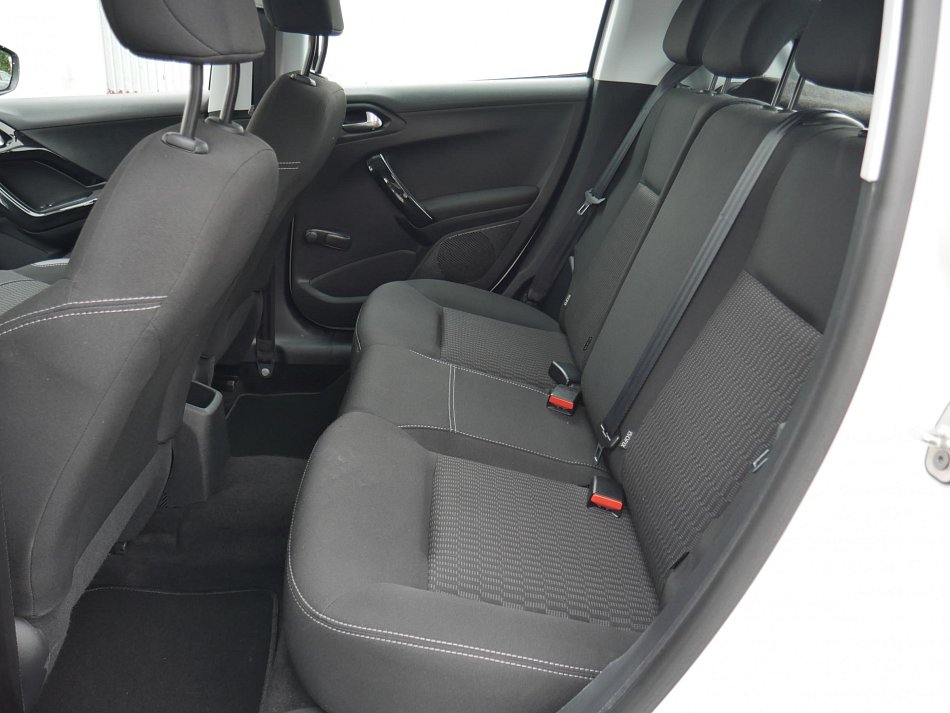 Peugeot 208 1.2 PT 