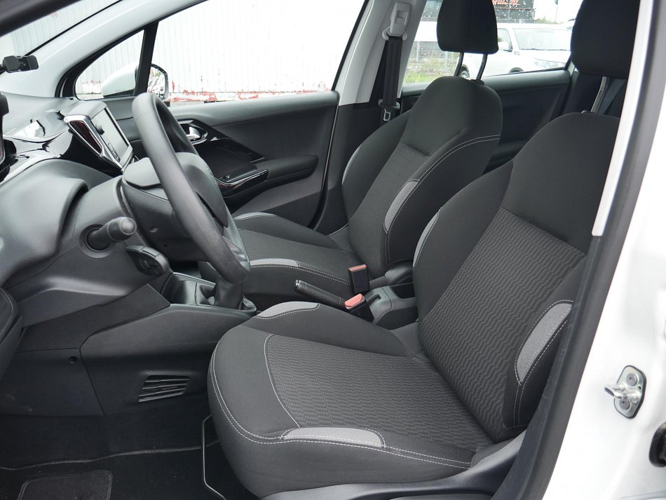 Peugeot 208 1.2 PT 