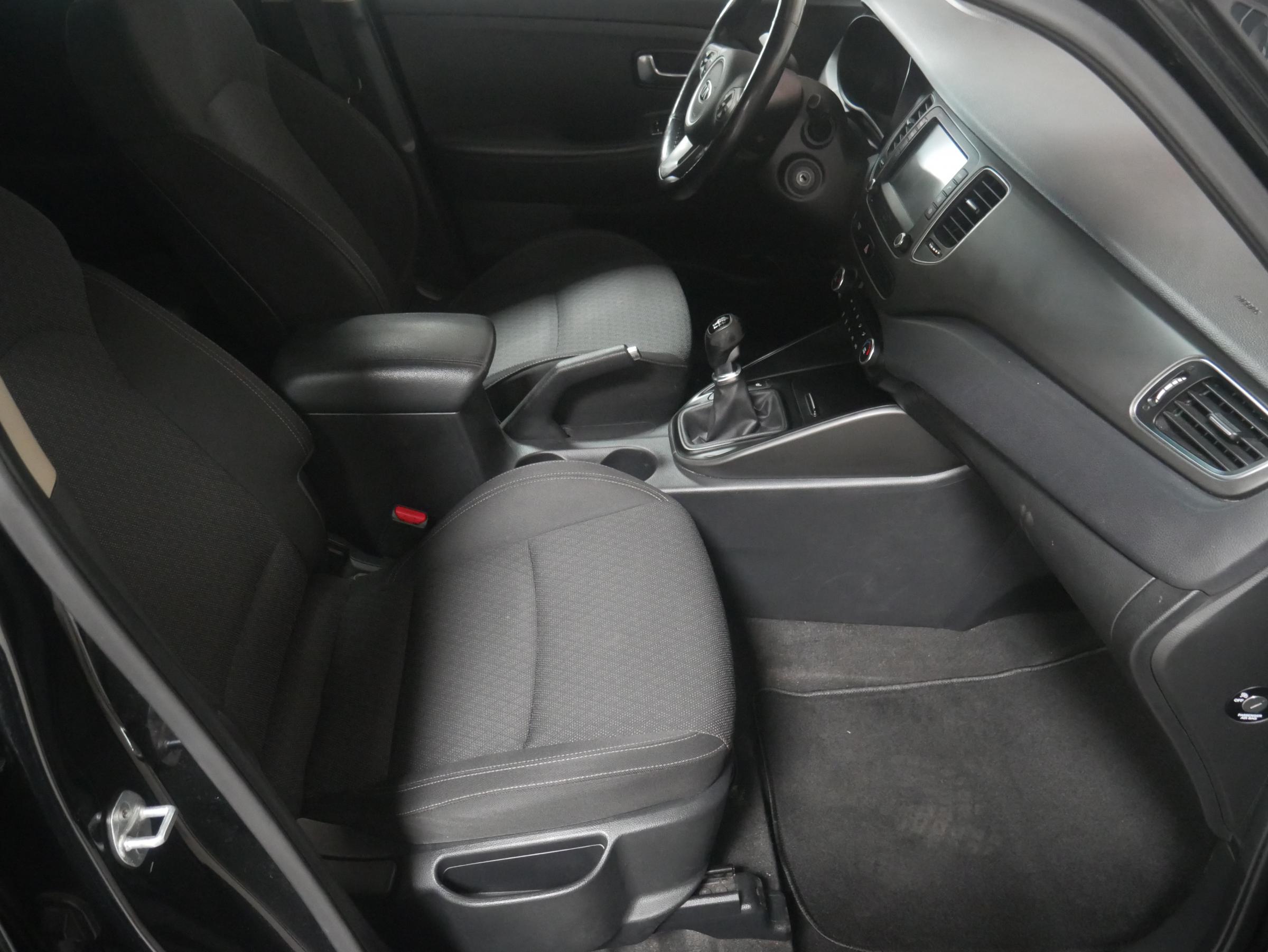 Kia Carens, 2019 - pohled č. 15