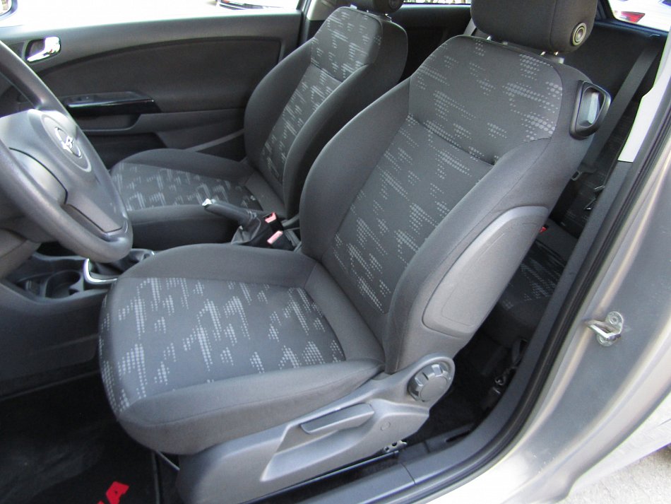 Opel Corsa 1.2 i 