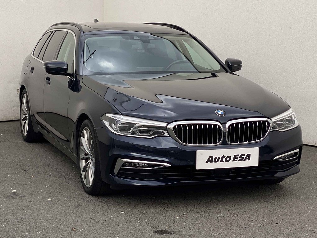 BMW Řada 5 2.0 LuxuryLine 530i xDrive
