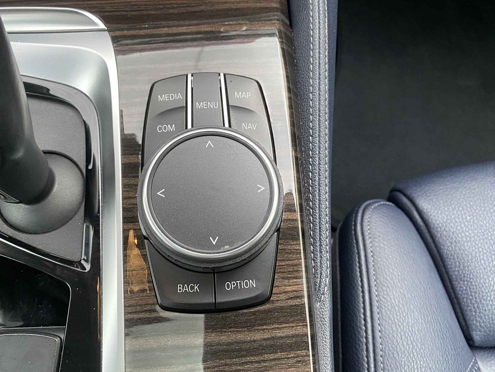 BMW Řada 5 2.0 LuxuryLine 530i xDrive