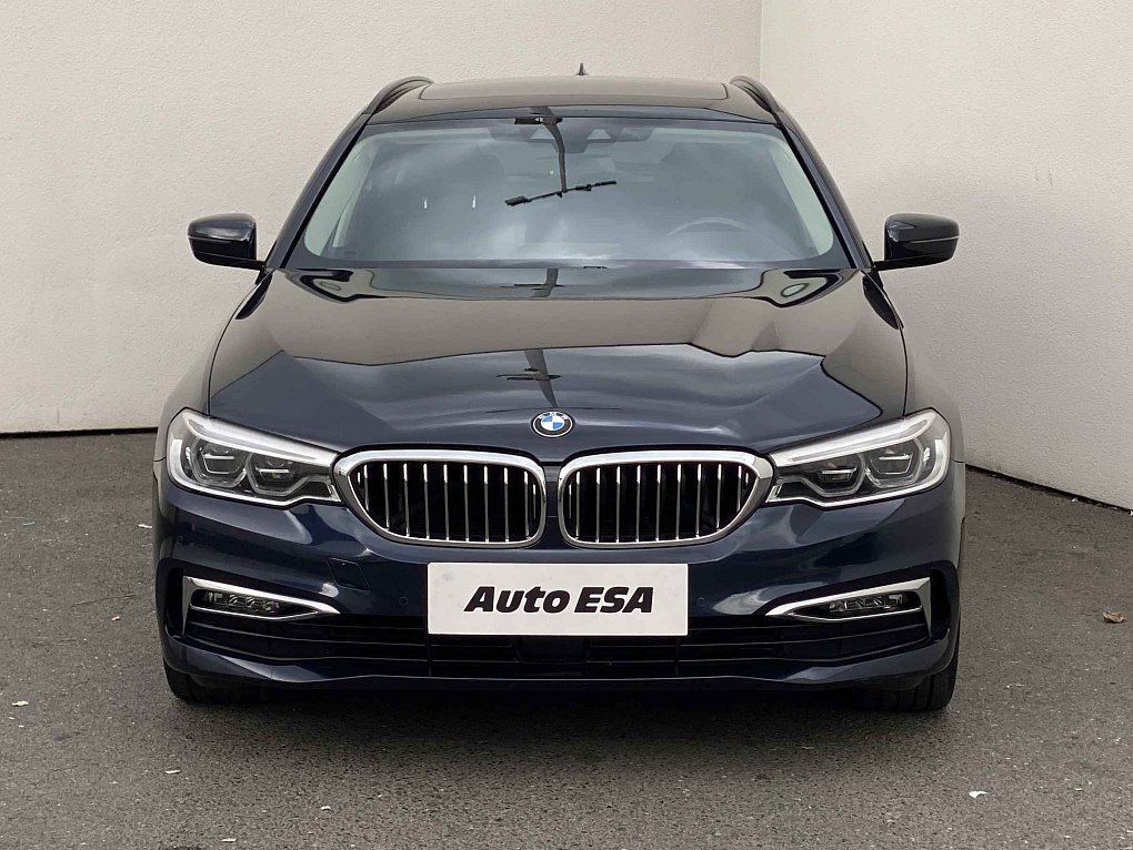 BMW Řada 5 2.0 LuxuryLine 530i xDrive