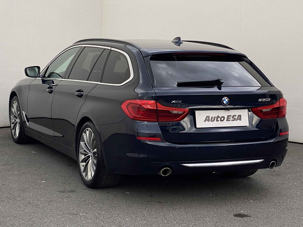 BMW Řada 5 2.0 LuxuryLine 530i xDrive