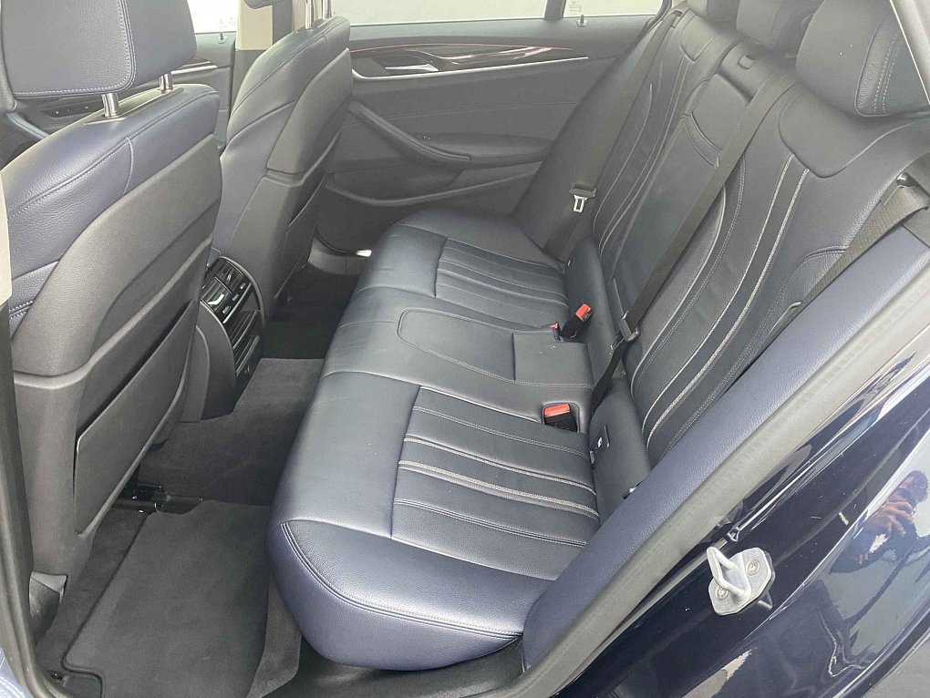 BMW Řada 5 2.0 LuxuryLine 530i xDrive