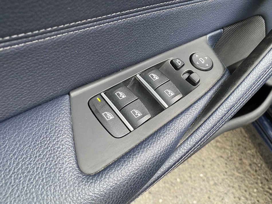 BMW Řada 5 2.0 LuxuryLine 530i xDrive