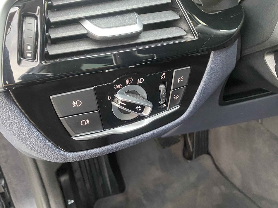 BMW Řada 5 2.0 LuxuryLine 530i xDrive