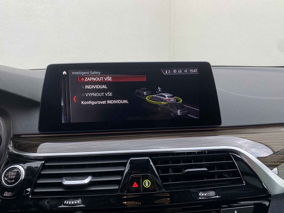 BMW Řada 5 2.0 LuxuryLine 530i xDrive