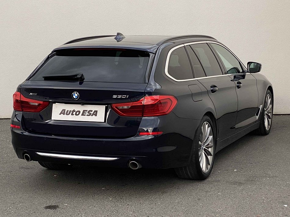 BMW Řada 5 2.0 LuxuryLine 530i xDrive