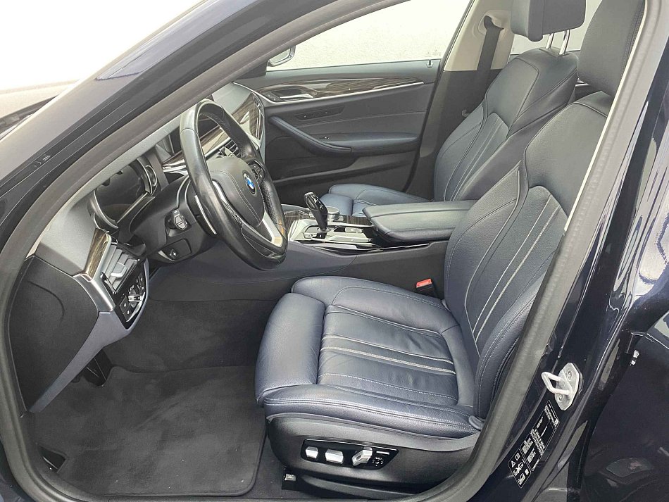 BMW Řada 5 2.0 LuxuryLine 530i xDrive