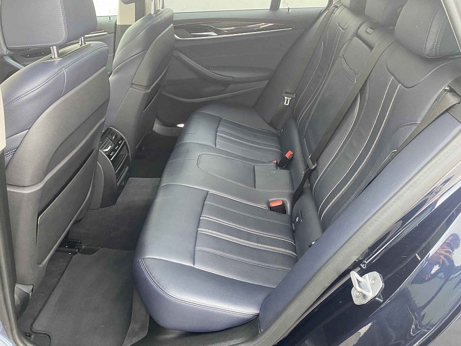BMW Řada 5 2.0 LuxuryLine 530i xDrive