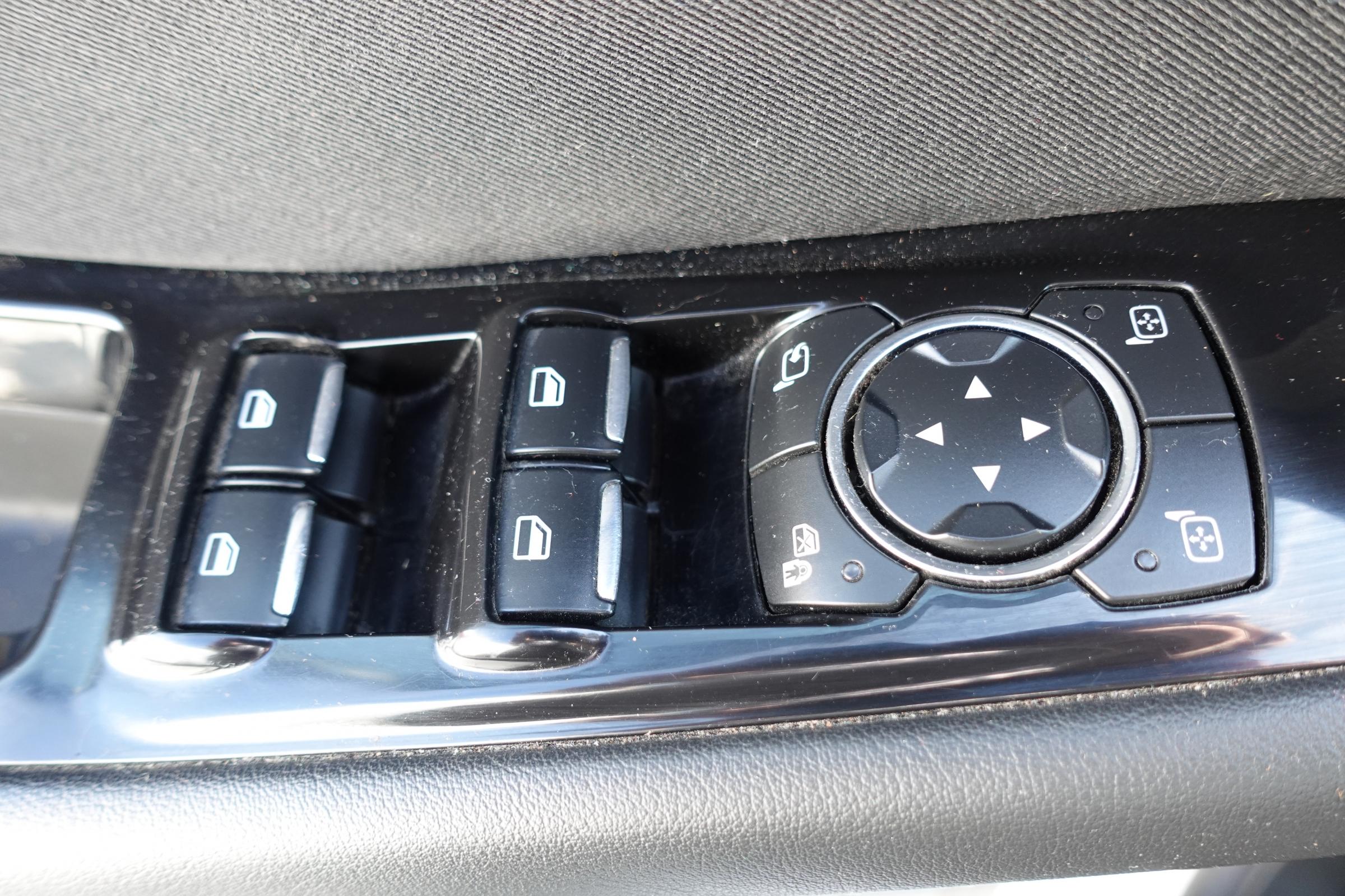 Ford S-MAX, 2016 - pohled č. 15