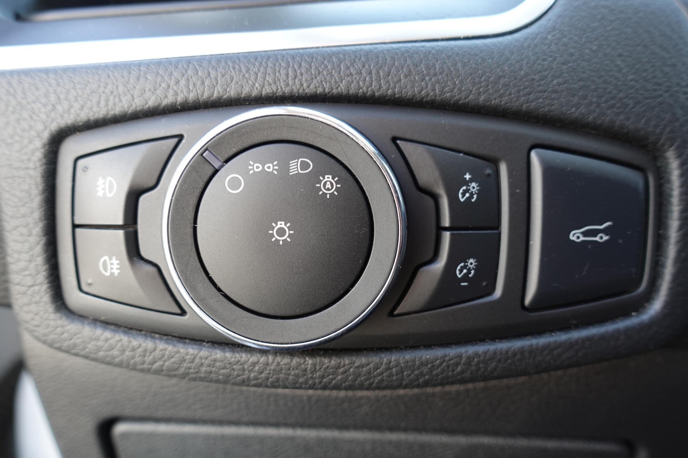 Ford S-MAX, 2016 - pohled č. 16