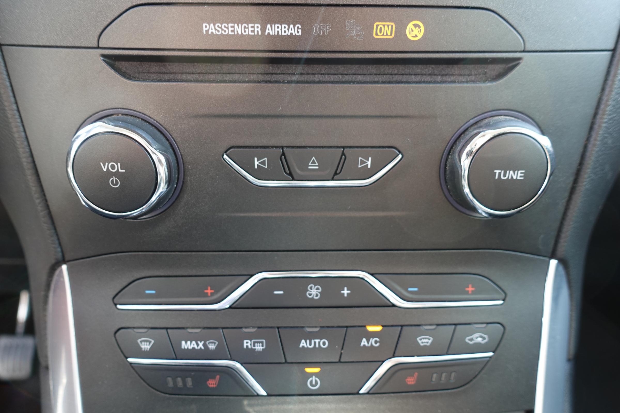 Ford S-MAX, 2016 - pohled č. 20