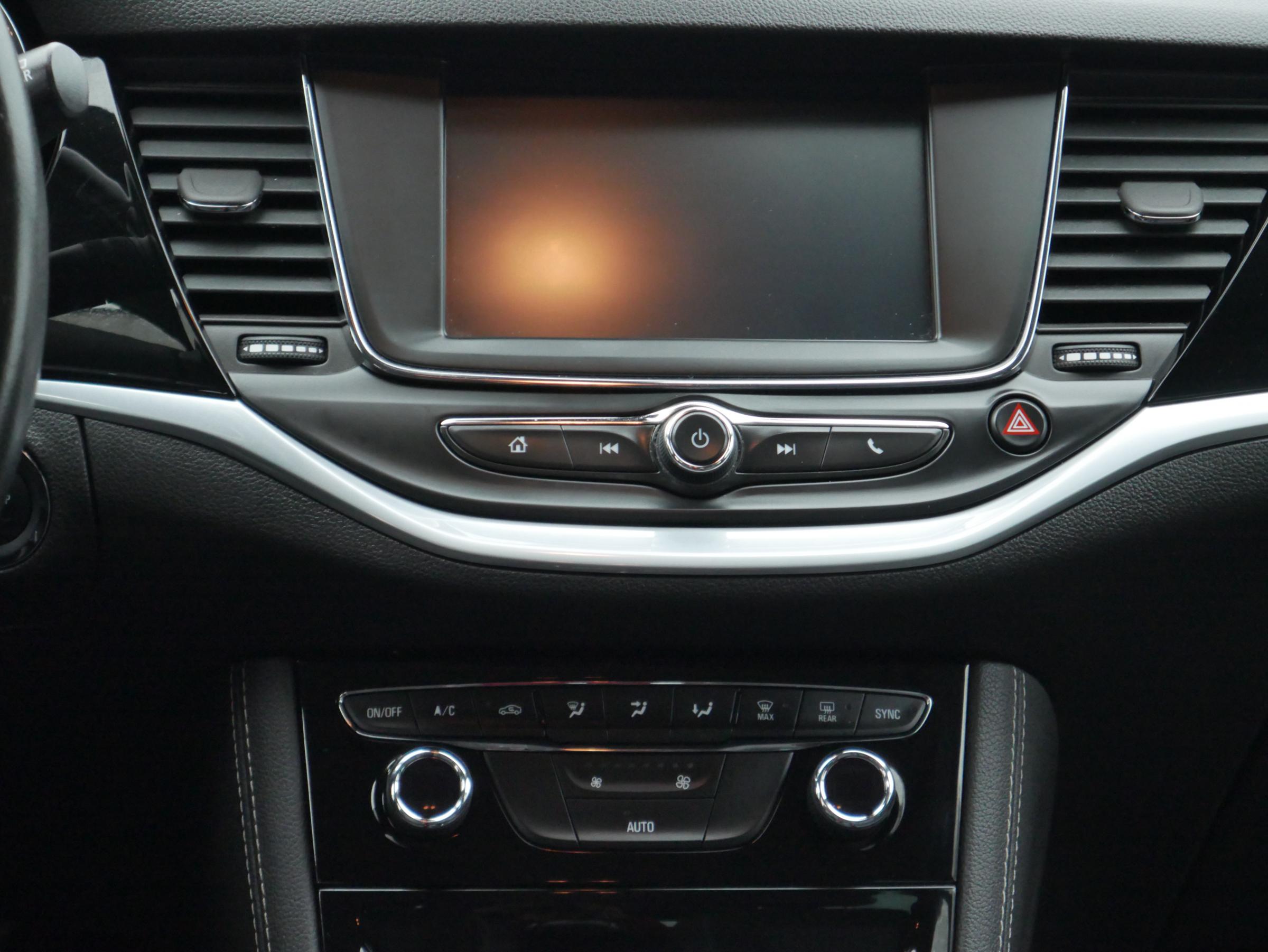 Opel Astra, 2018 - pohled č. 11