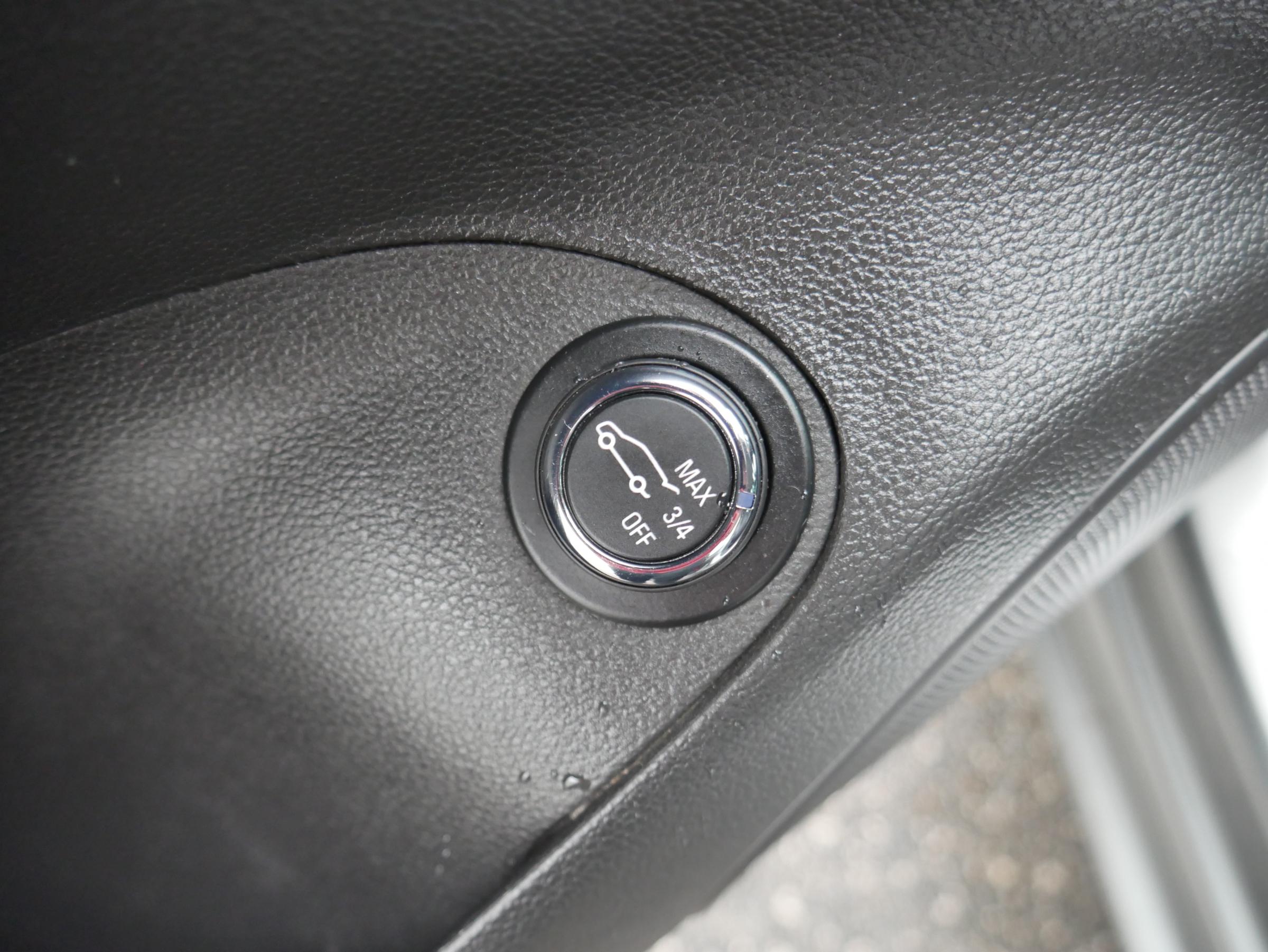 Opel Astra, 2018 - pohled č. 16