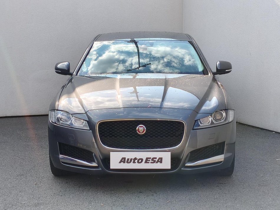 Jaguar XF 2.0 D 