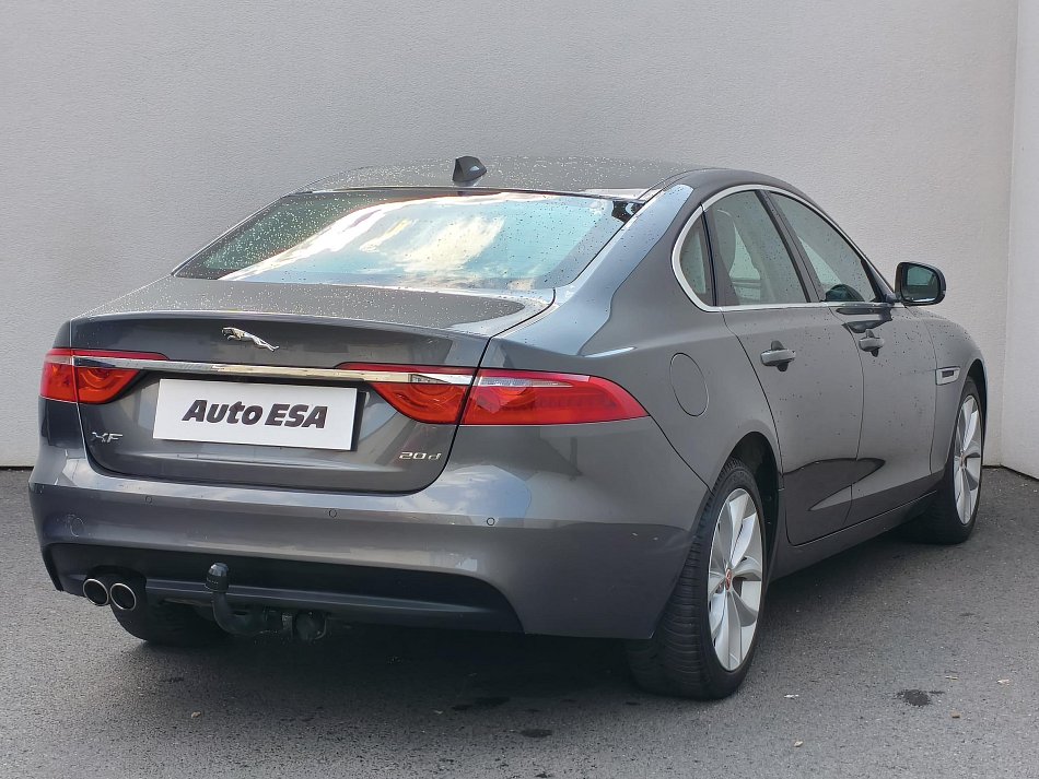 Jaguar XF 2.0 D 
