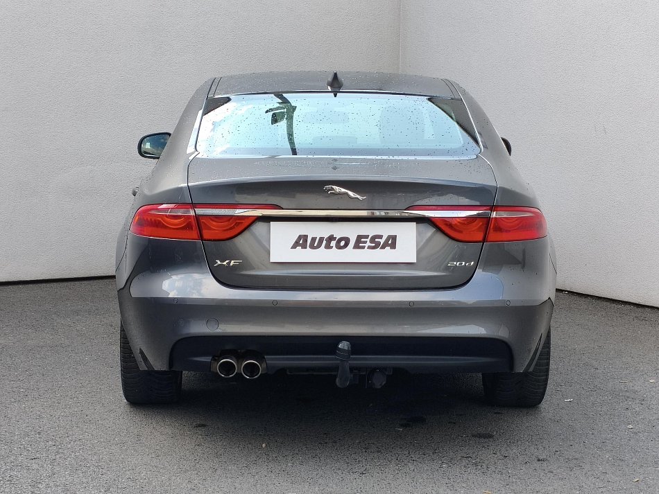 Jaguar XF 2.0 D 