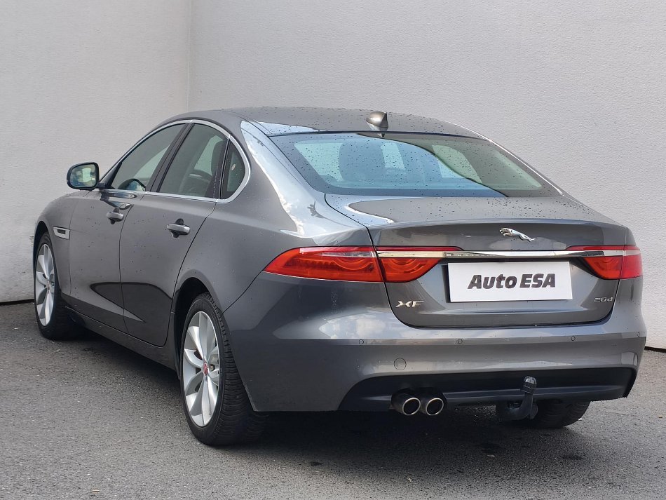 Jaguar XF 2.0 D 