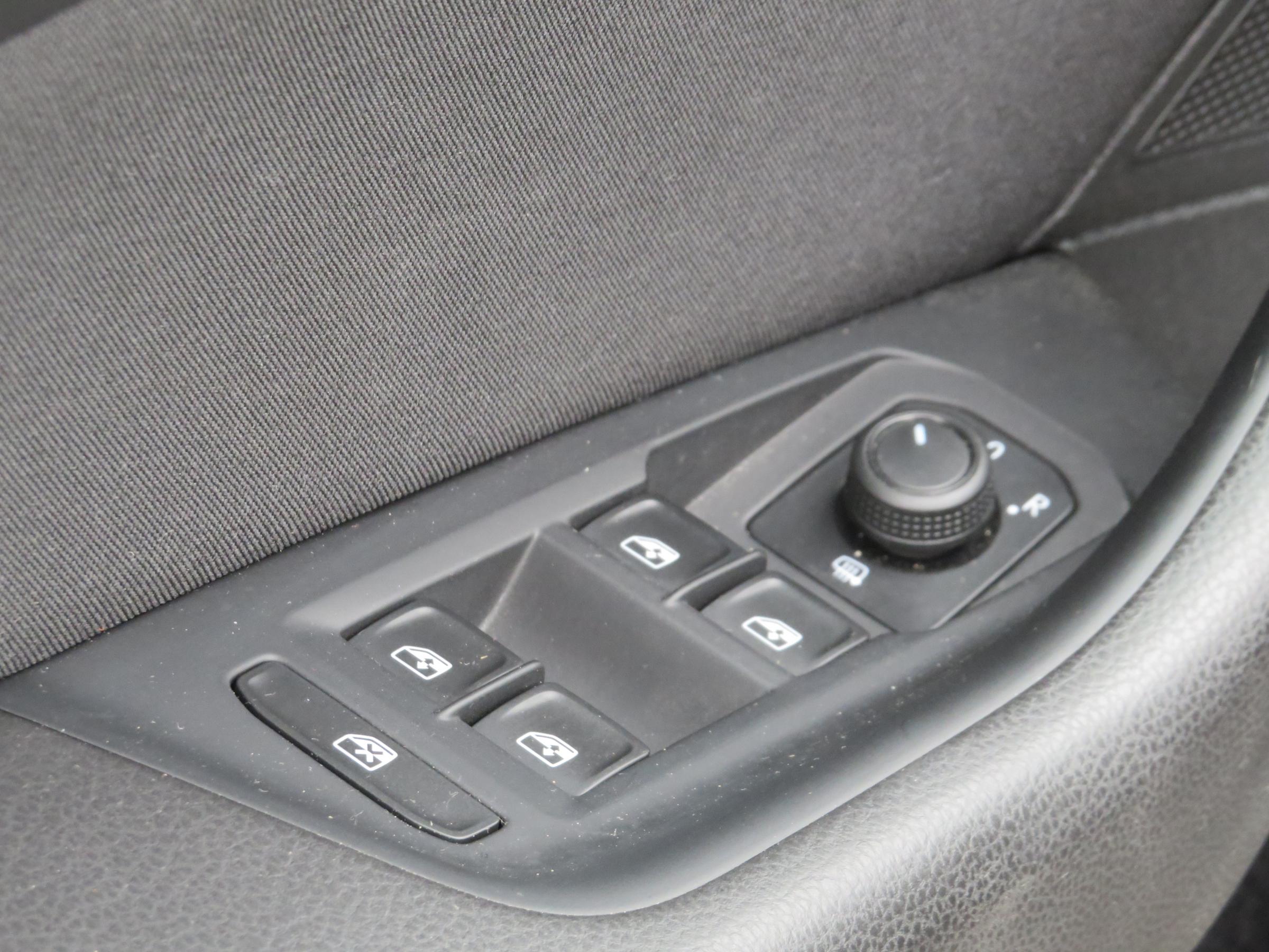 Volkswagen Passat, 2020 - pohled č. 12