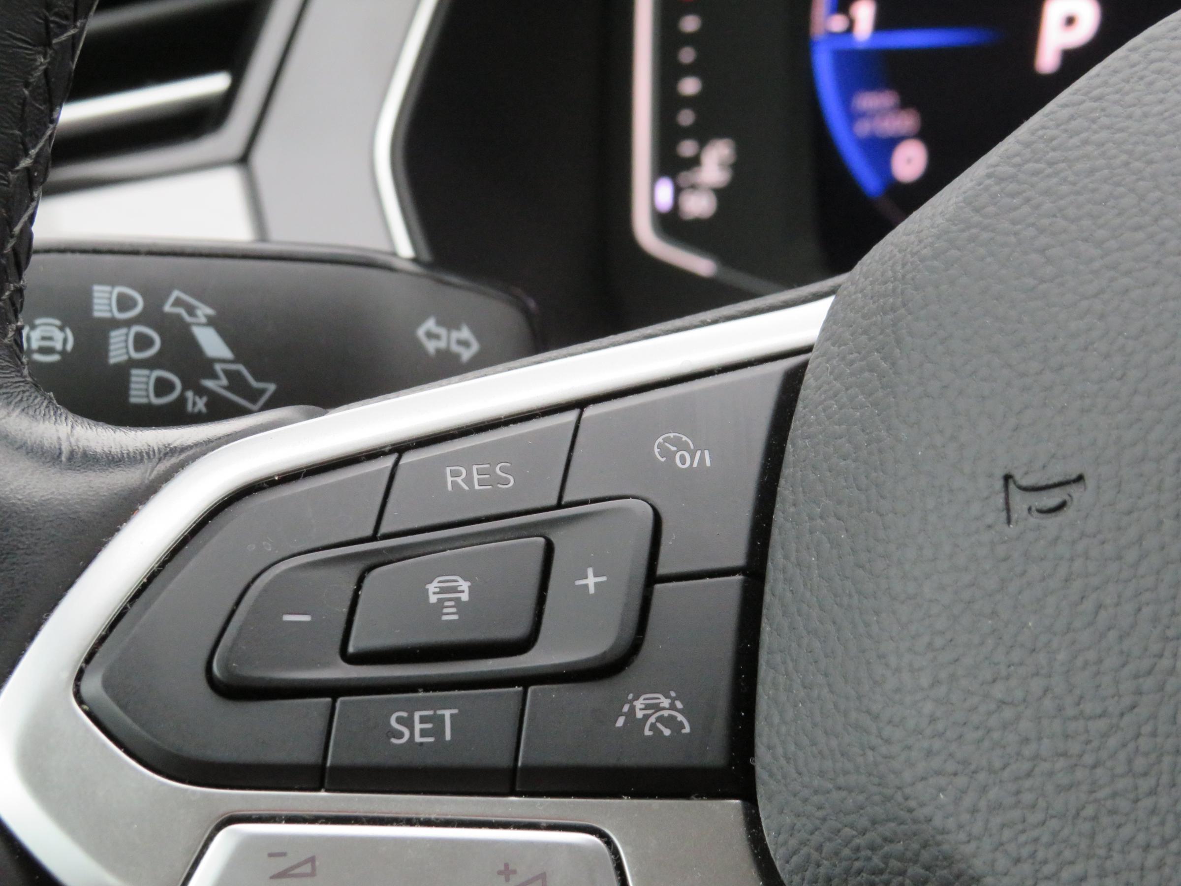 Volkswagen Passat, 2020 - pohled č. 14