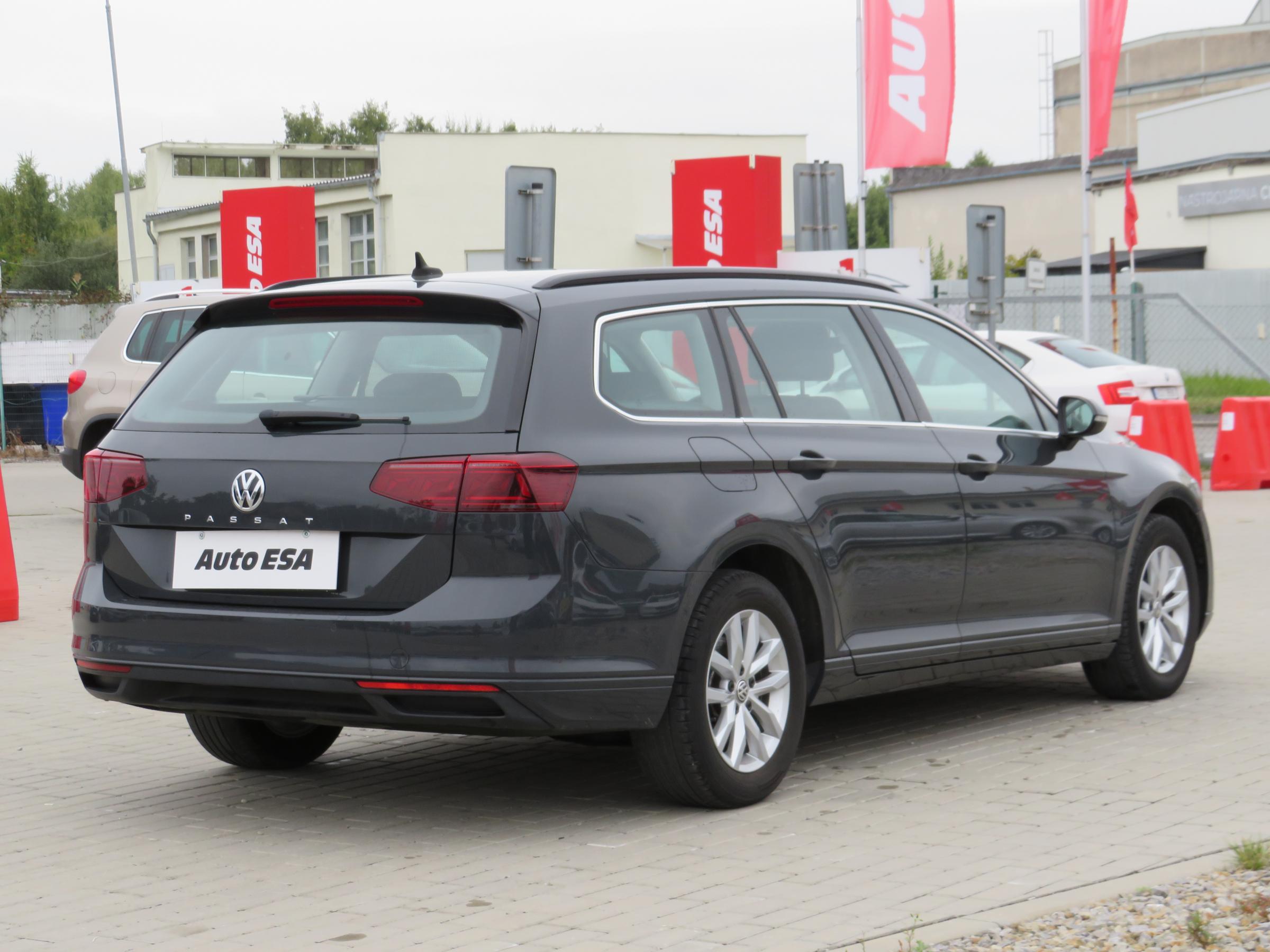 Volkswagen Passat, 2020 - pohled č. 4