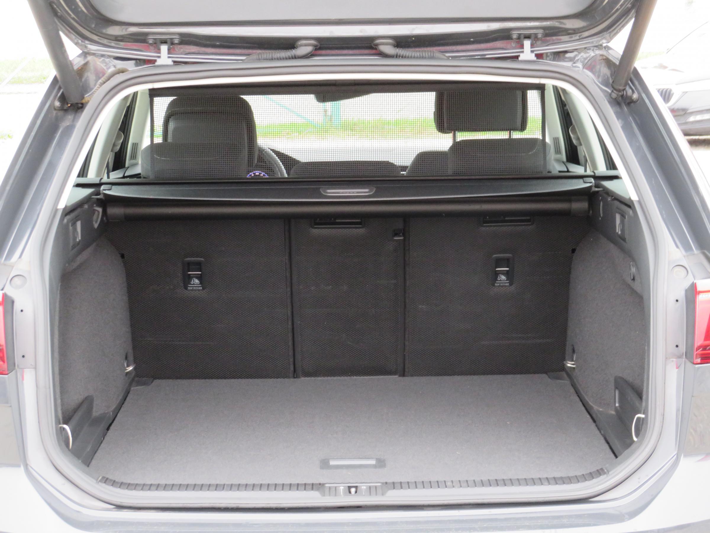 Volkswagen Passat, 2020 - pohled č. 7