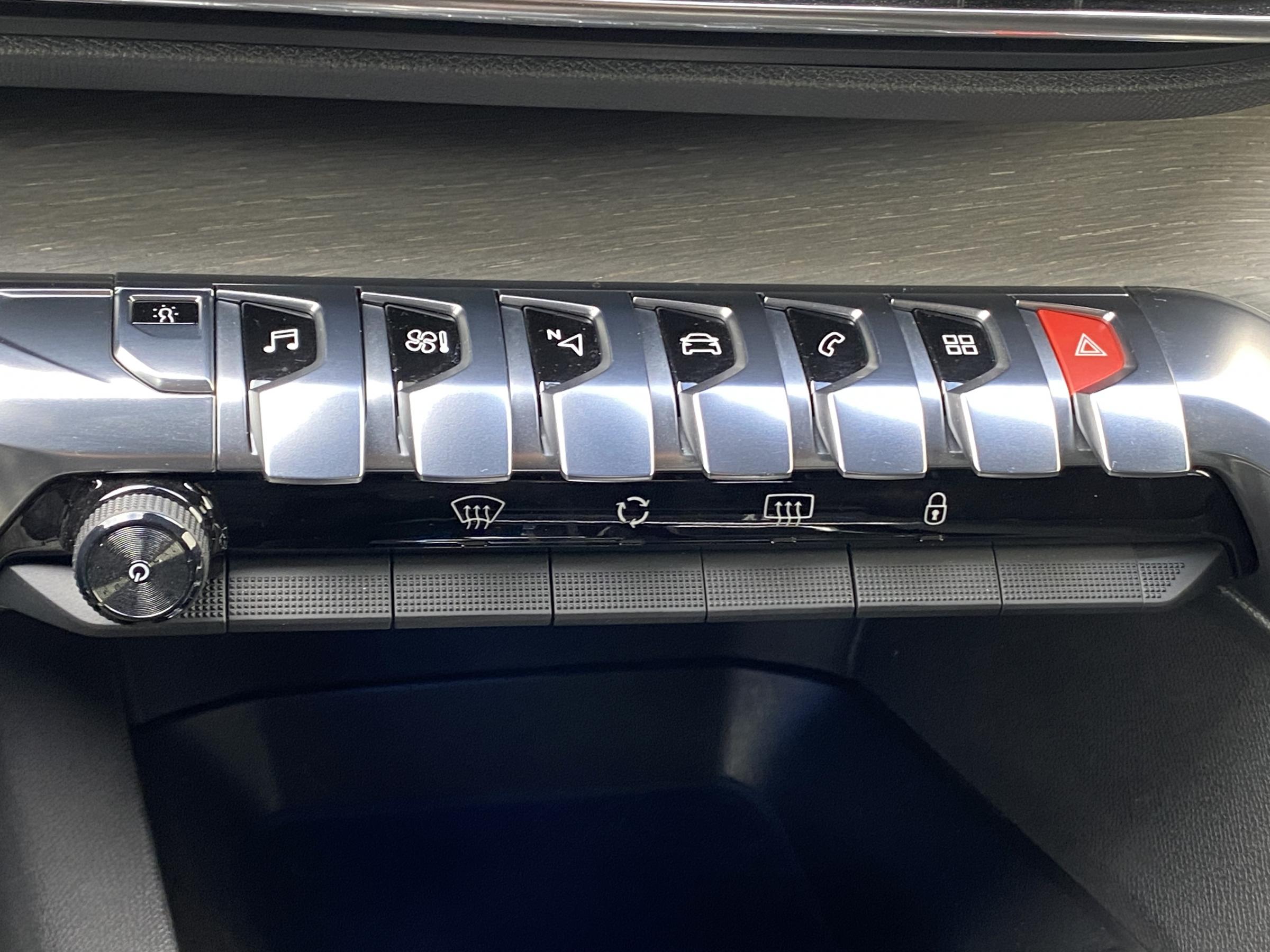 Peugeot 3008, 2018 - pohled č. 17