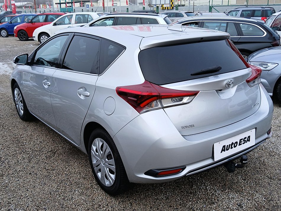 Toyota Auris 1.2T 