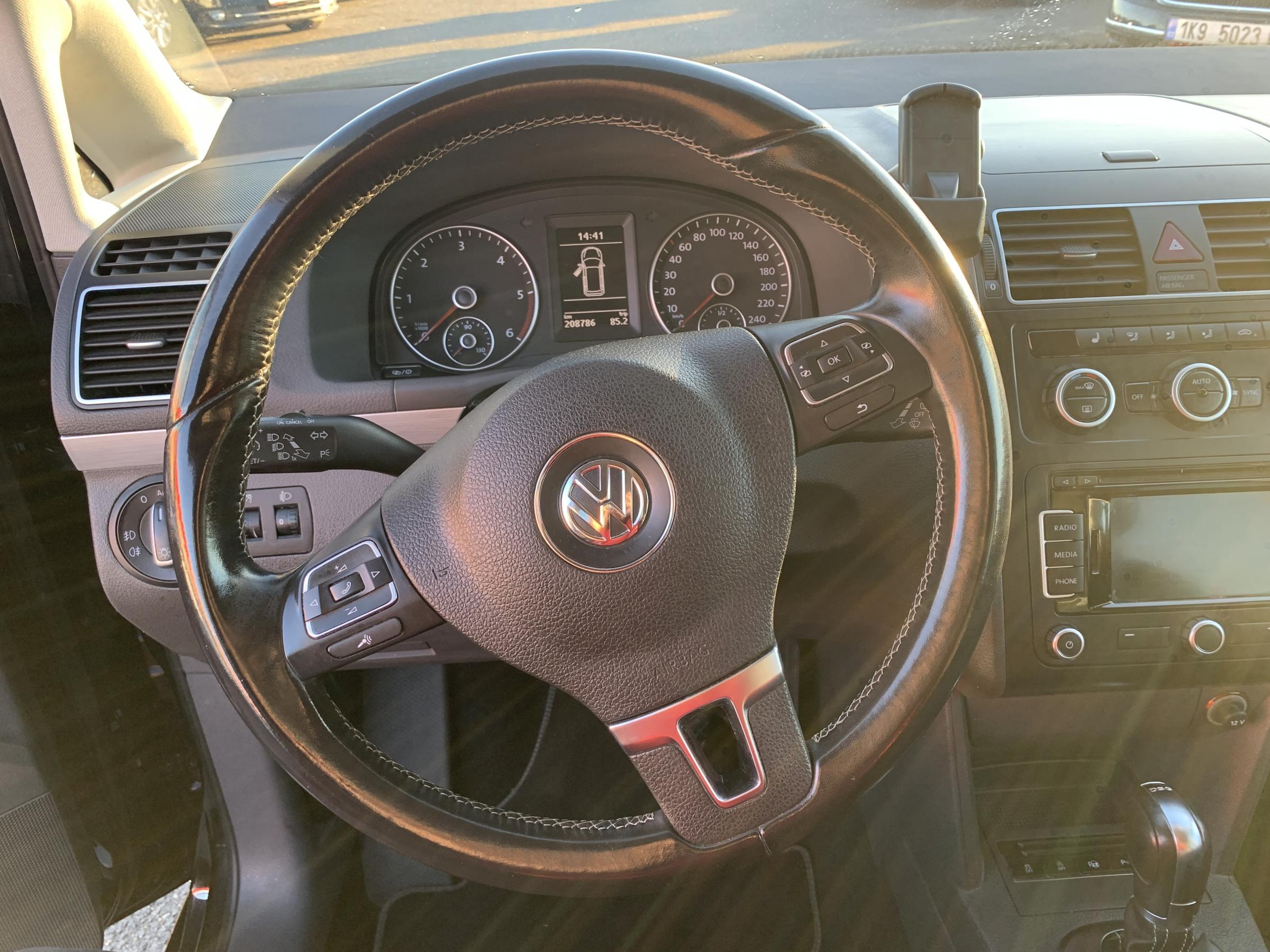 Volkswagen Touran, 2014 - pohled č. 13