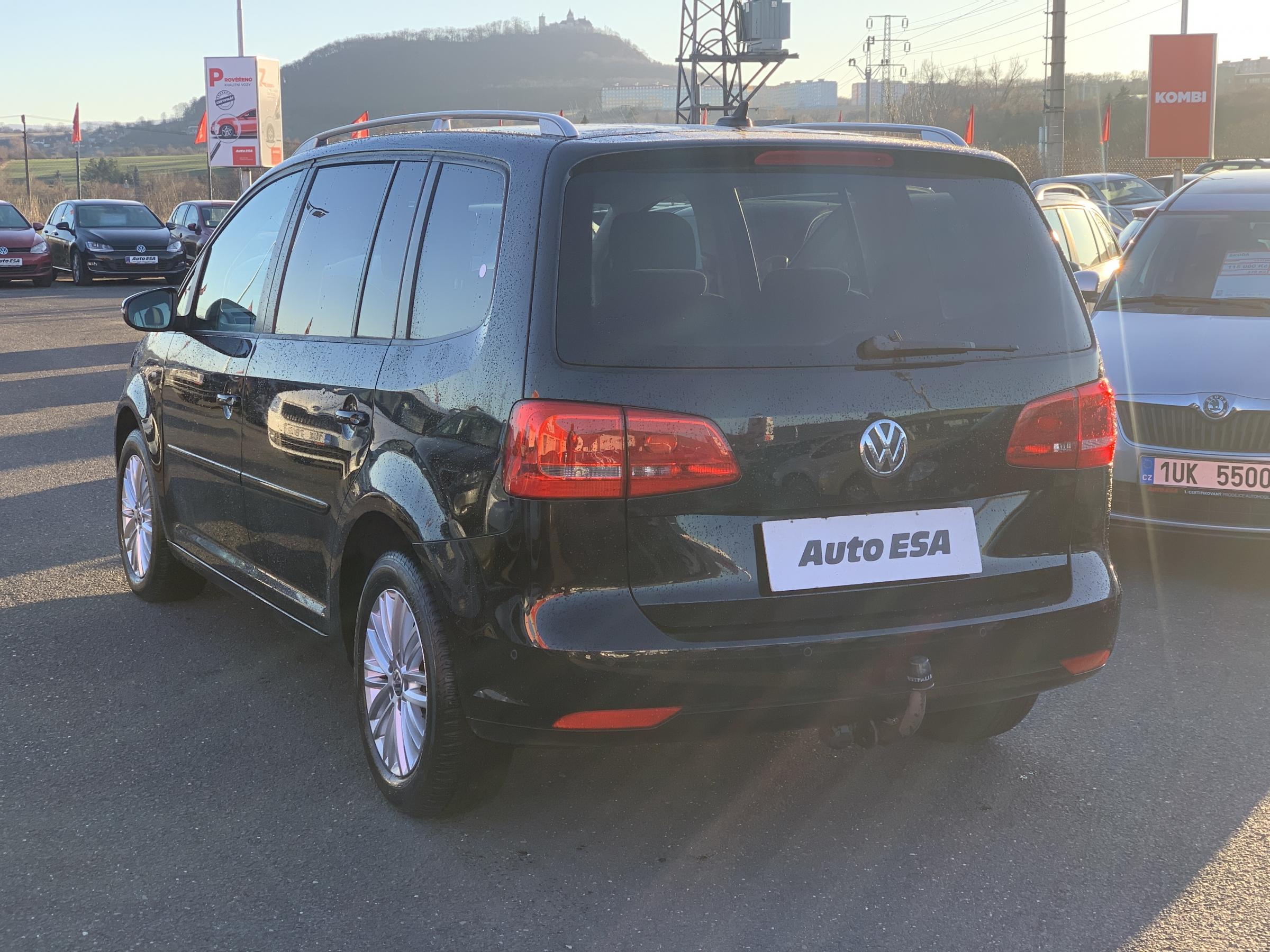 Volkswagen Touran, 2014 - pohled č. 4