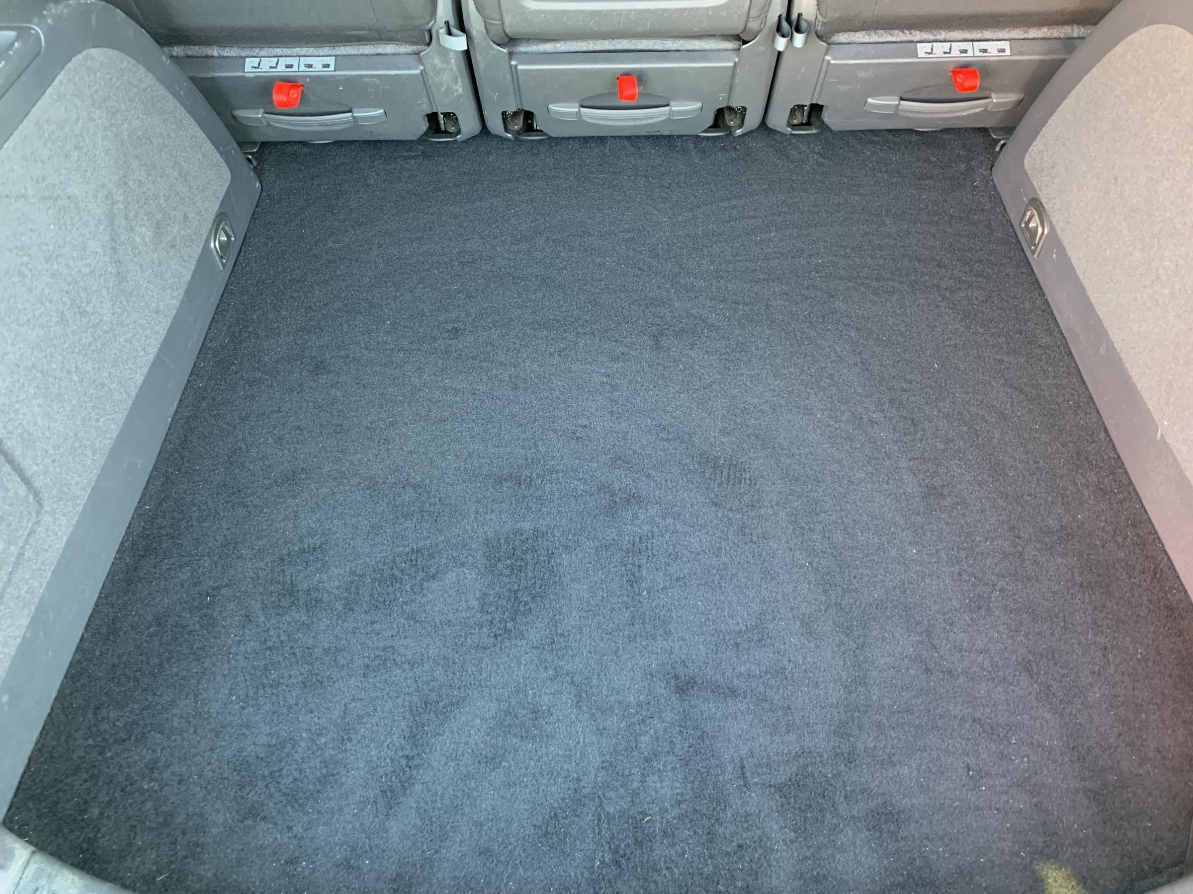 Volkswagen Touran, 2014 - pohled č. 7