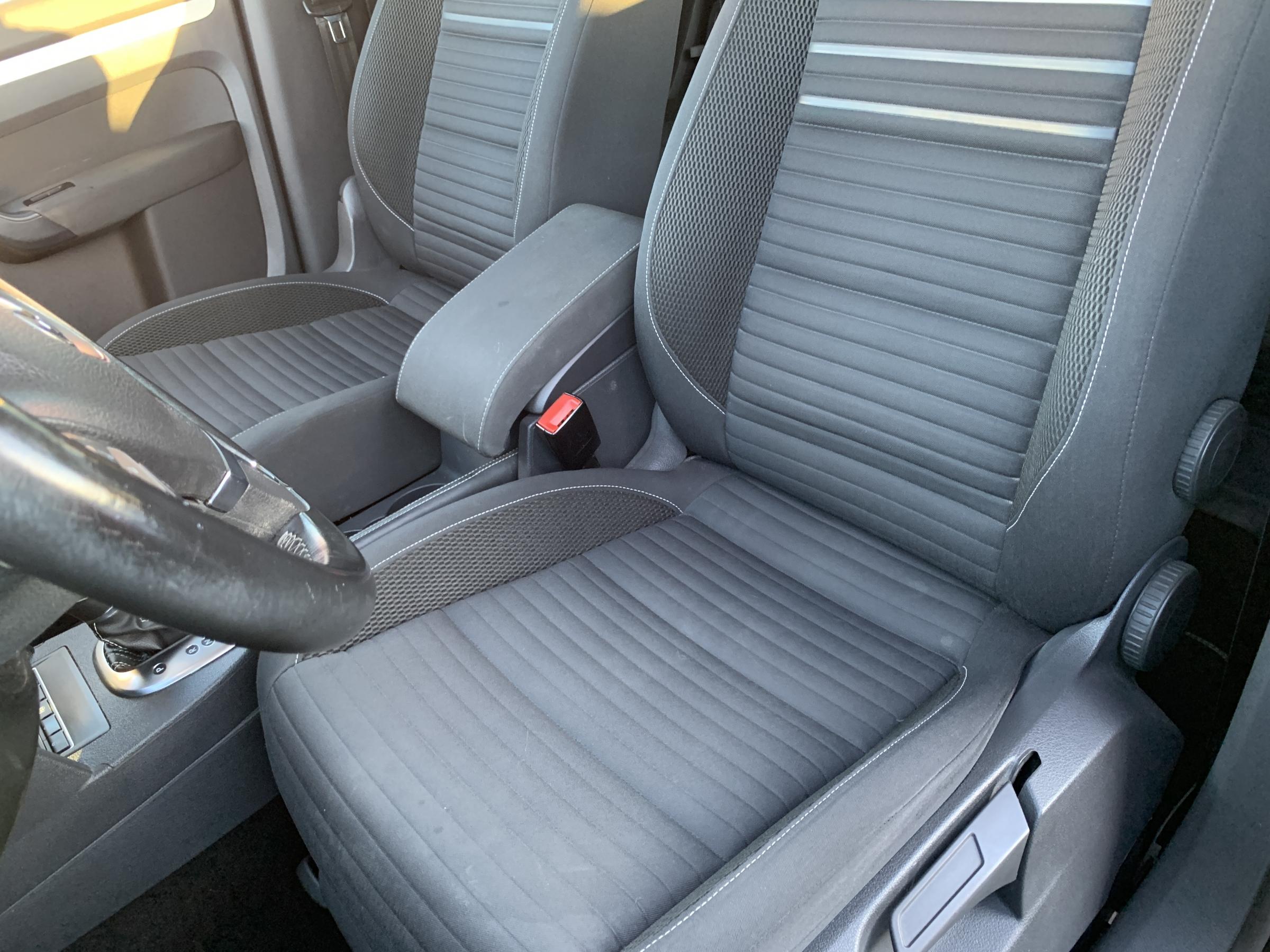 Volkswagen Touran, 2014 - pohled č. 9