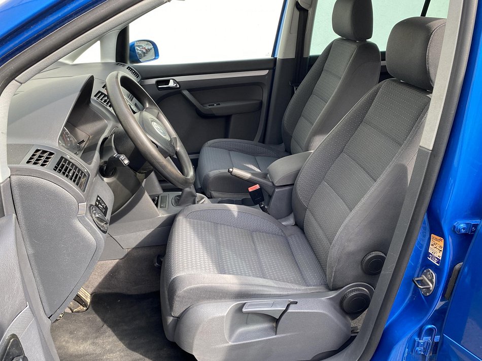 Volkswagen Touran 1.6 FSi 