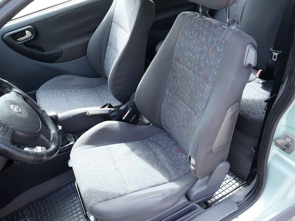 Opel Corsa 1.2i 