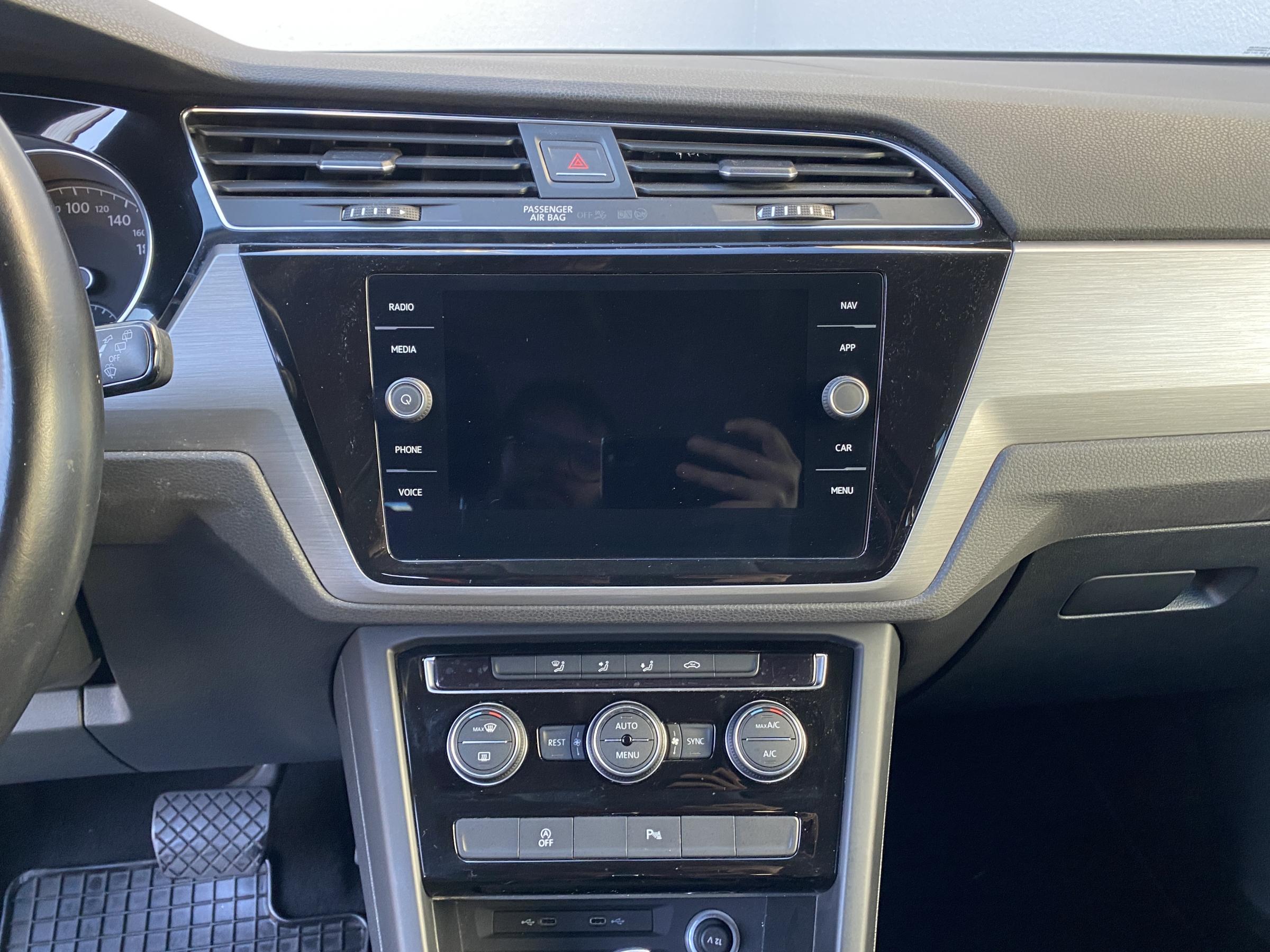 Volkswagen Touran, 2021 - pohled č. 12