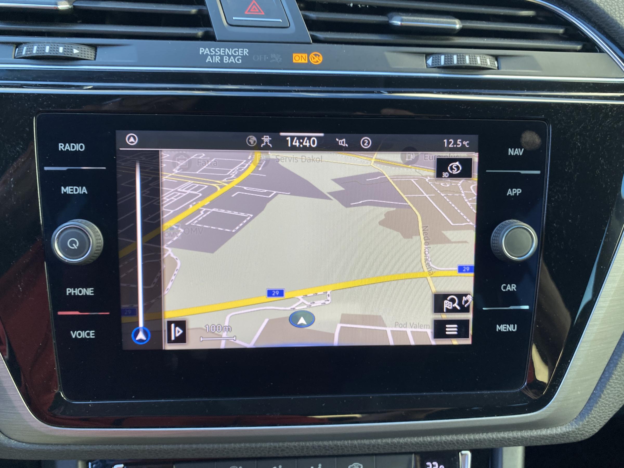 Volkswagen Touran, 2021 - pohled č. 17