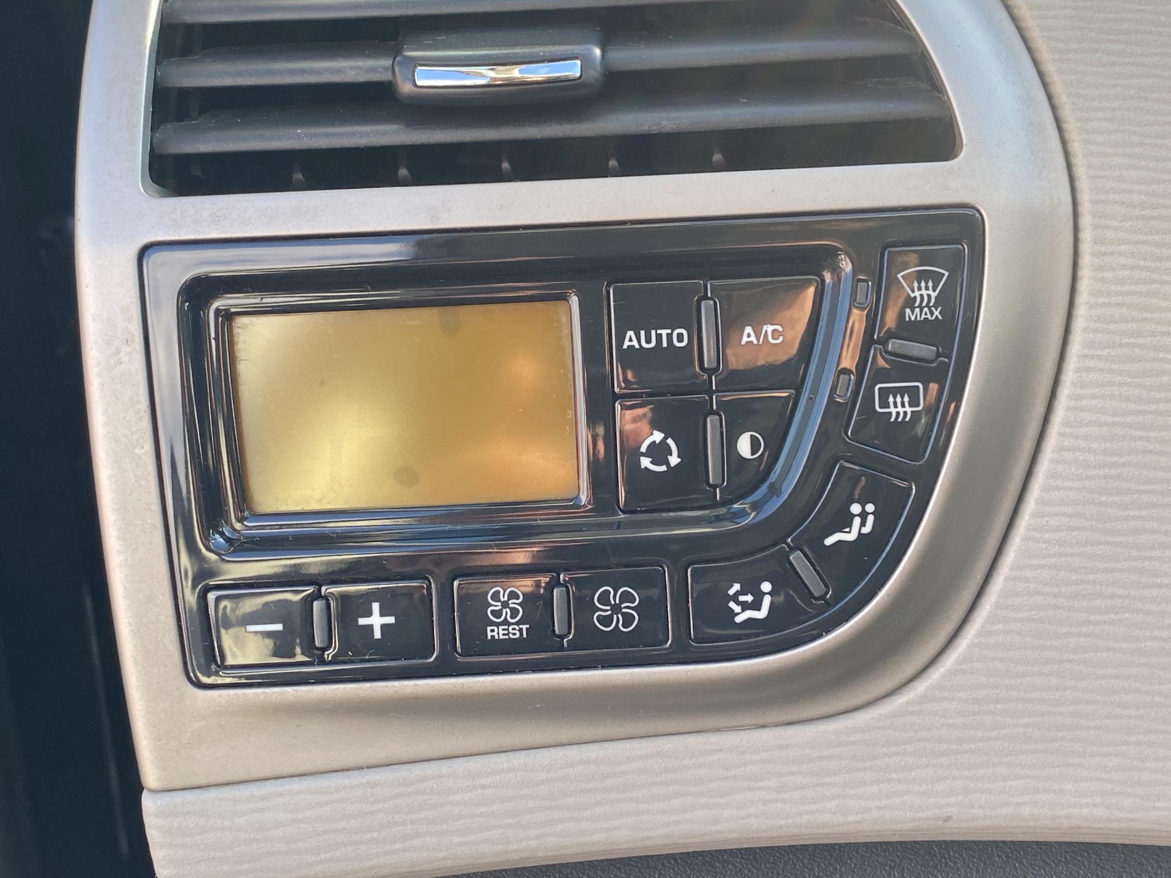 Citroën C4 Picasso, 2010 - pohled č. 17