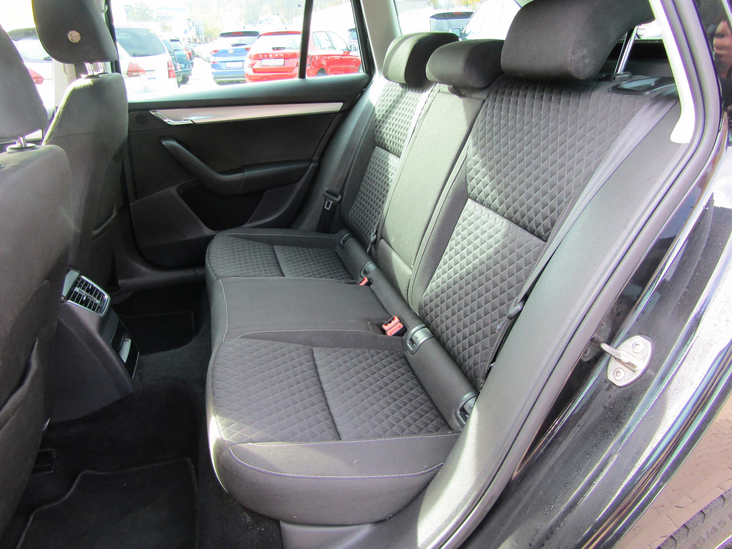 Škoda Octavia III, 2017 - pohled č. 10