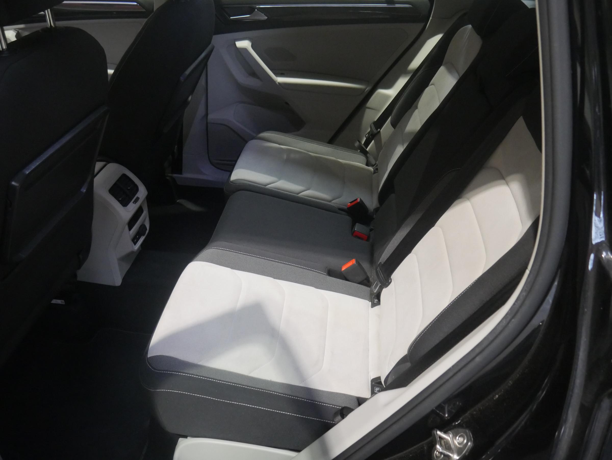 Volkswagen Tiguan, 2019 - pohled č. 10