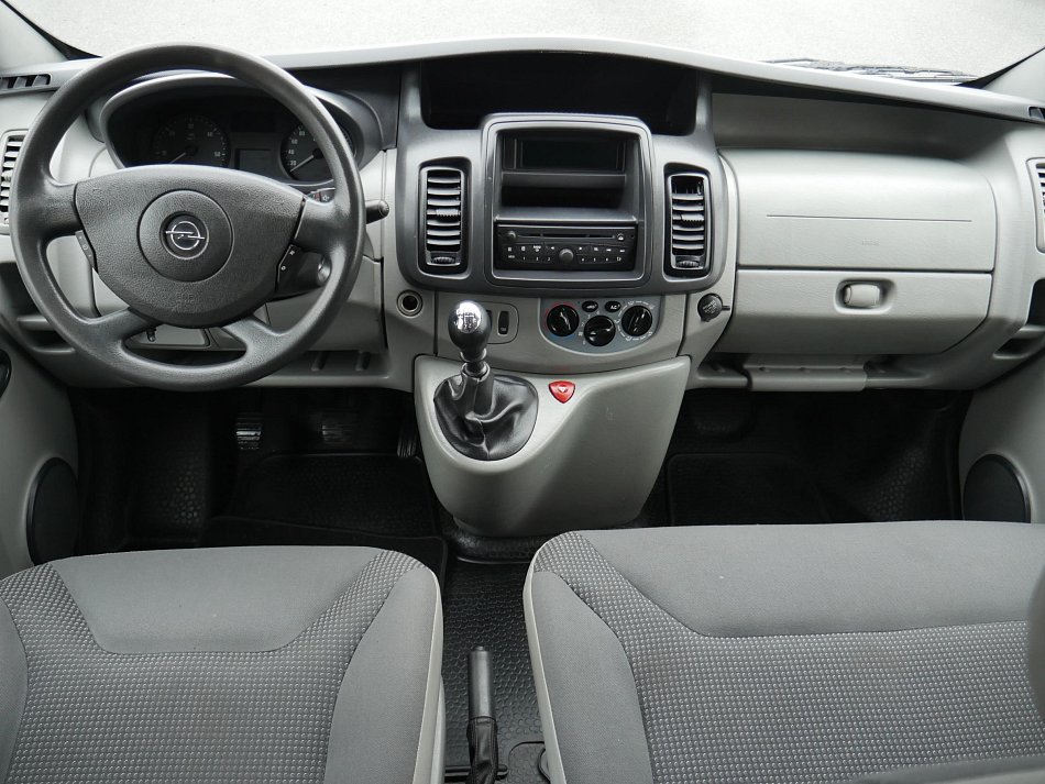 Opel Vivaro 2.0dCi  L2 6míst
