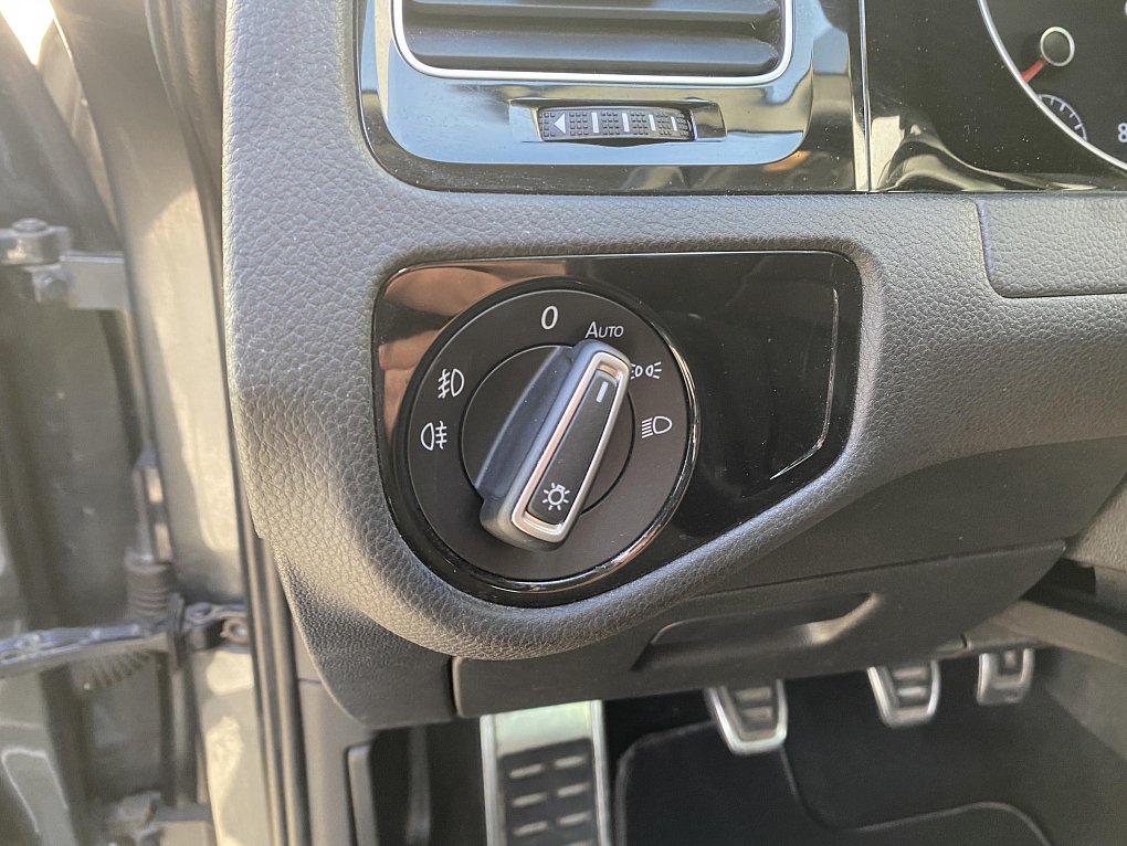 Volkswagen Golf 1.0 TSi Sound