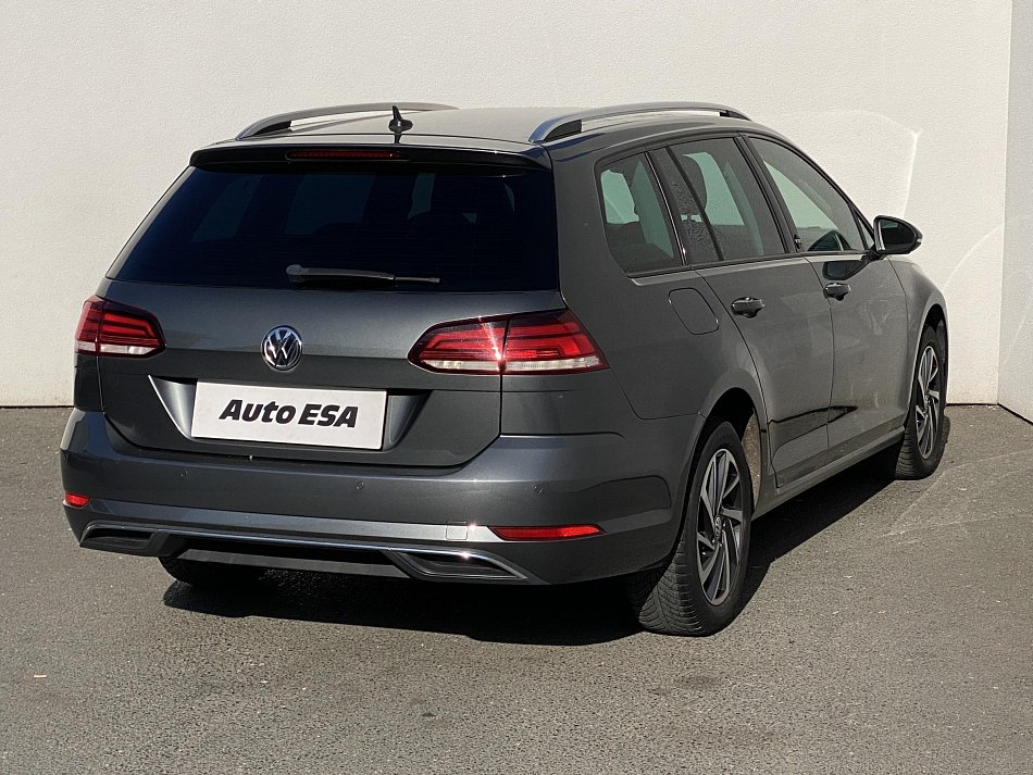 Volkswagen Golf 1.0 TSi Sound