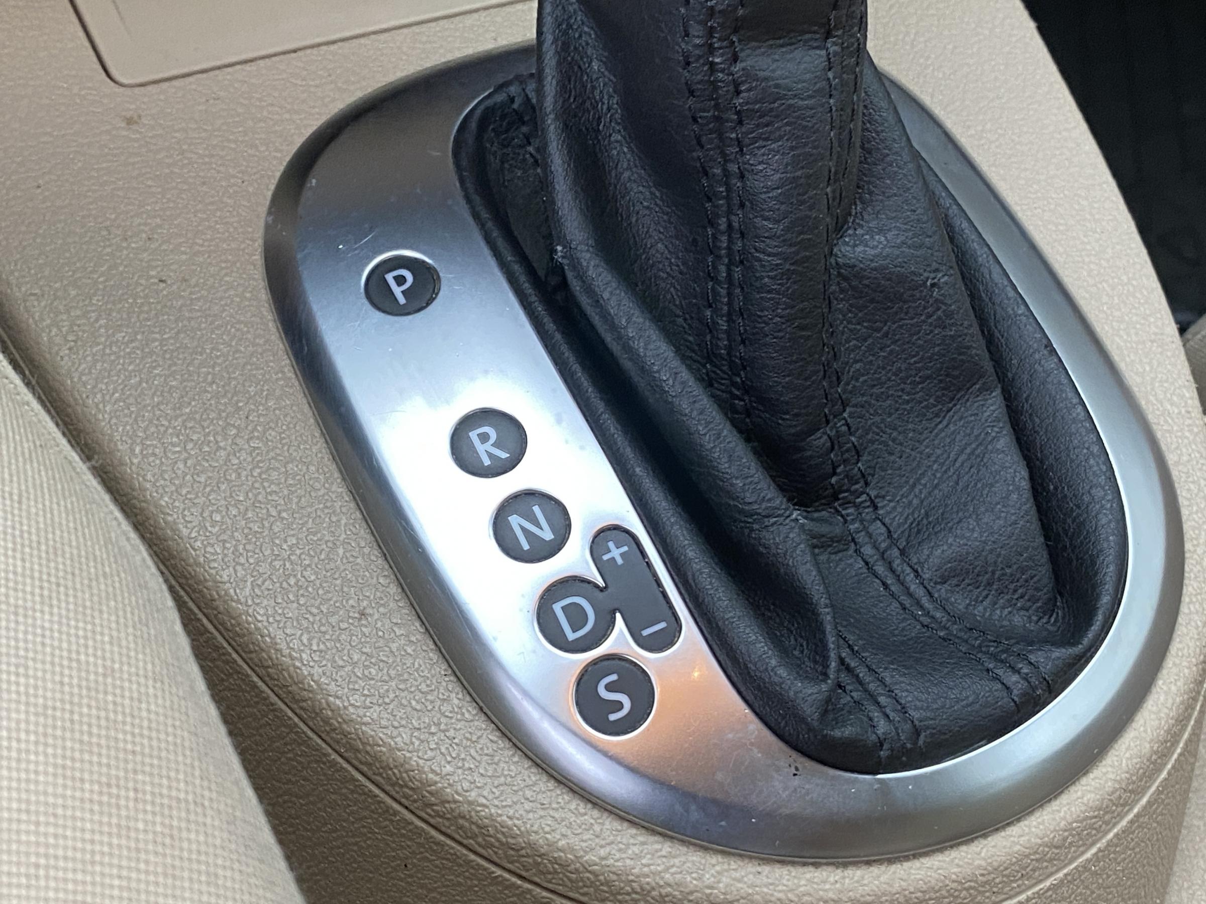 Volkswagen Touran, 2012 - pohled č. 14