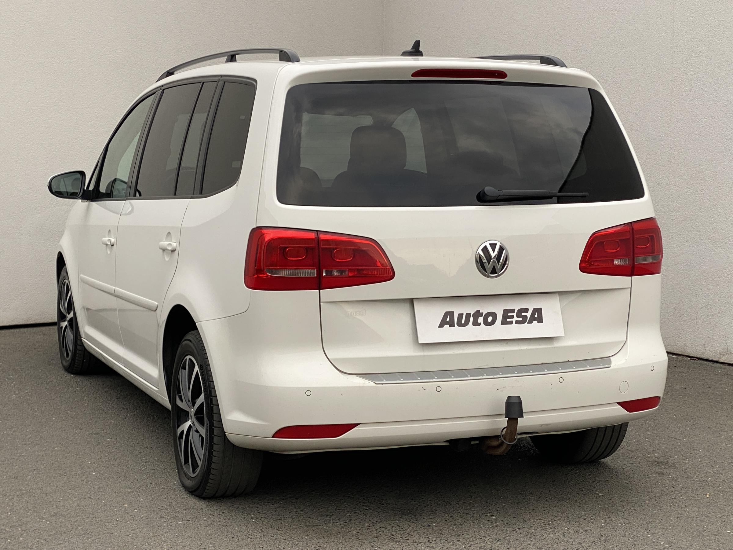Volkswagen Touran, 2012 - pohled č. 6