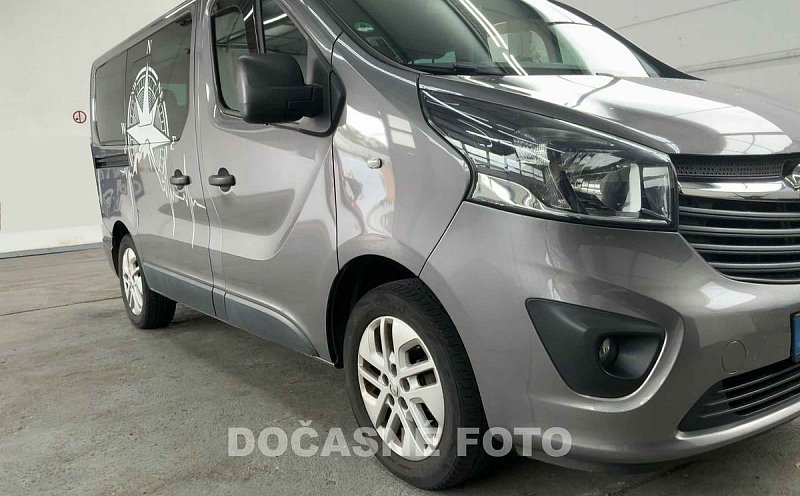 Opel Vivaro 1.6CDTi  8míst