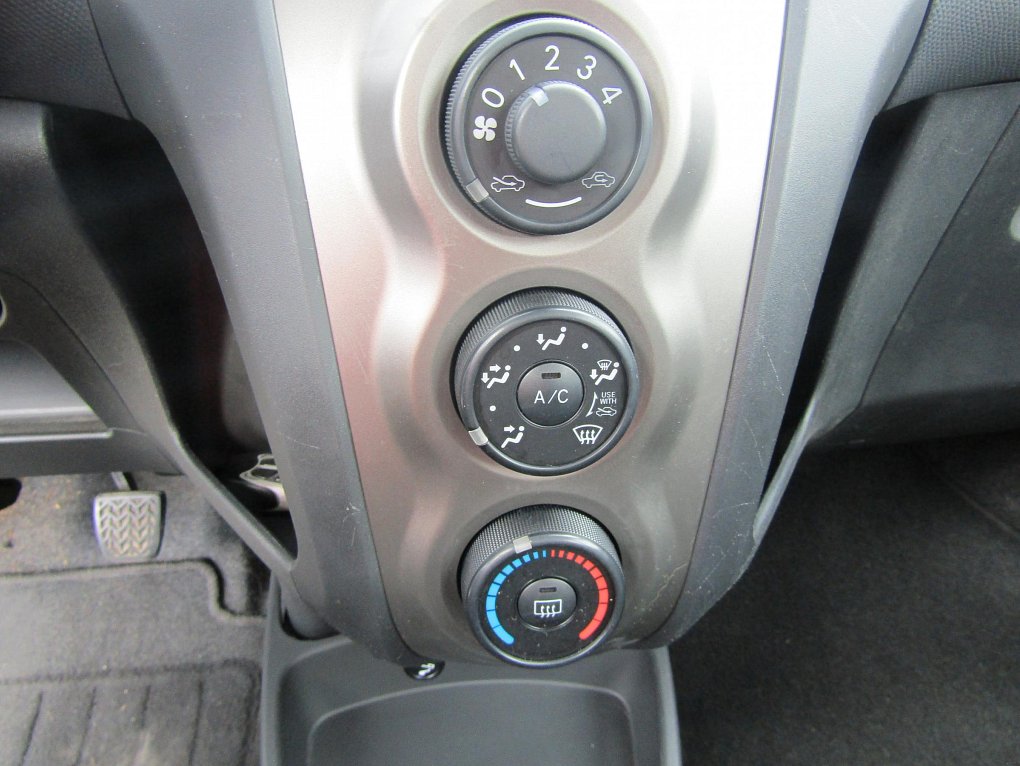 Toyota Yaris 1.0 VVT 