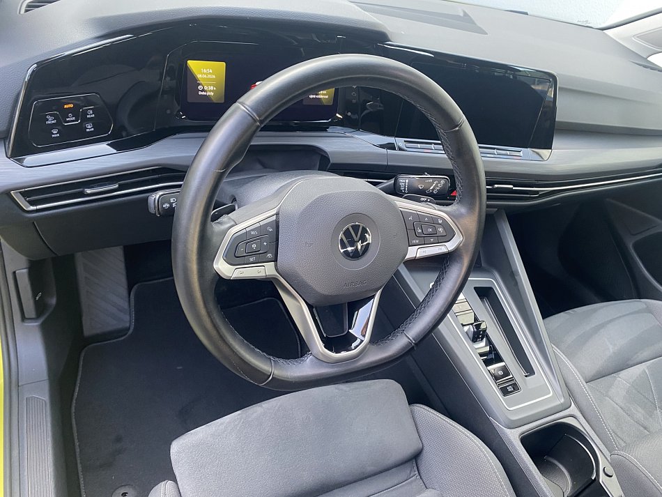 Volkswagen Golf 1.5 TSi 